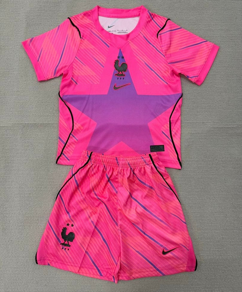 KIT NIÑO FRANCIA 2026 3A EQUIPACION PORTERO ROSA