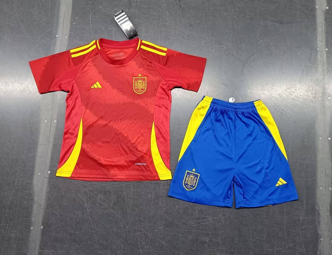 KIT NIÑO ESPAÑA 2025 1A EQUIPACION