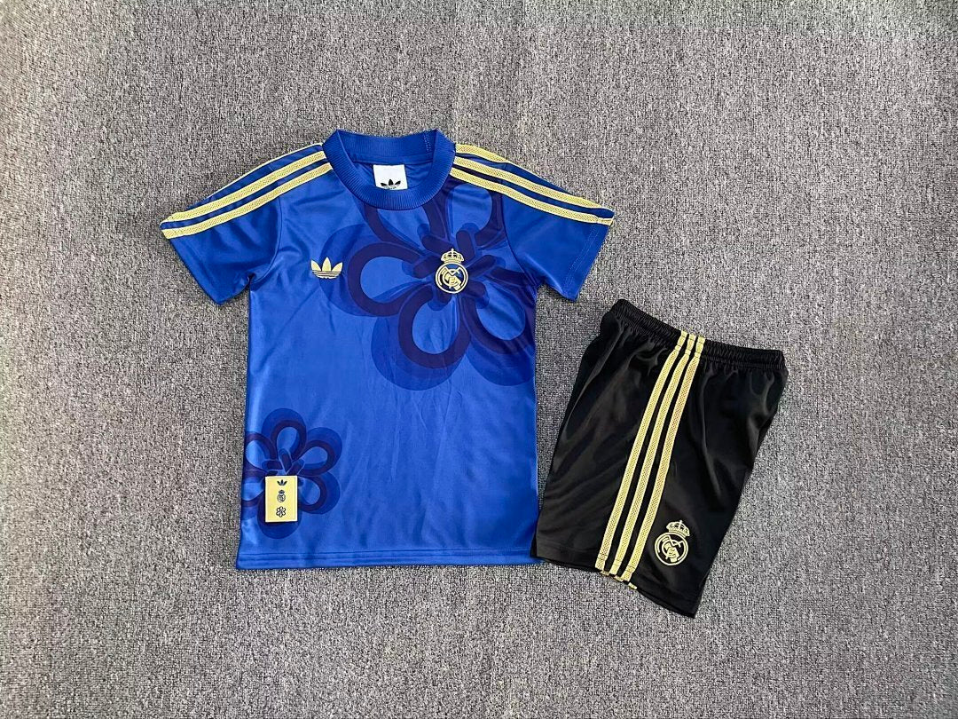 KIT NIÑO REAL MADRID 2025/26 EQUIPACIÓN ESPECIAL