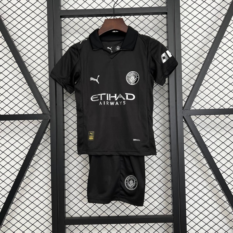 KIT NIÑO MANCHESTER CITY 2025/26 4A EQUIPACION