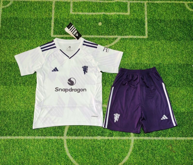 KIT NIÑO MANCHESTER UNITED 2025/26 1A EQUIPACION