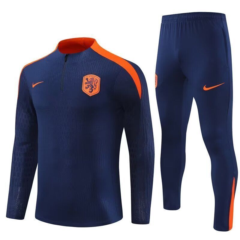 CHANDAL HOLANDA