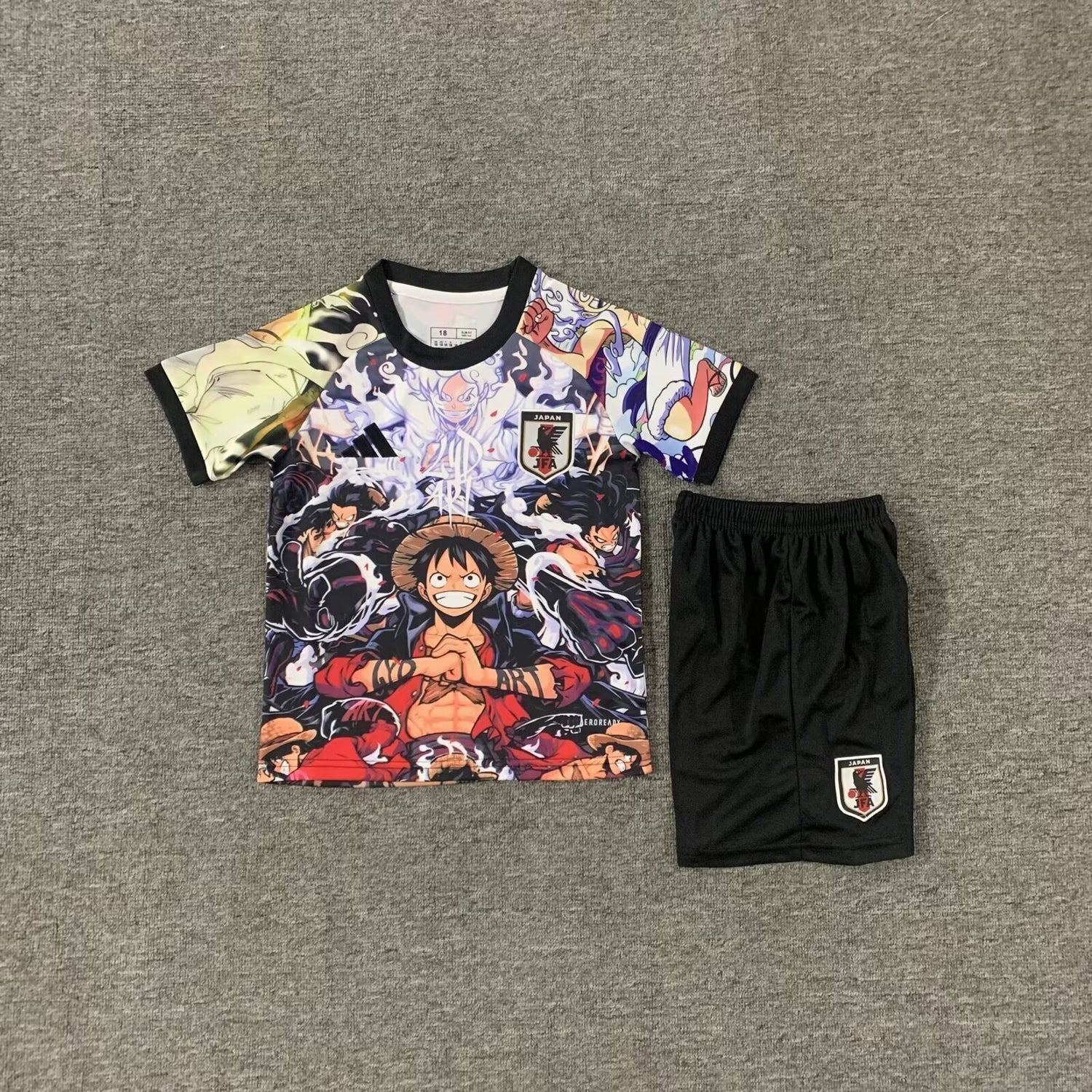 CONJUNTO DE NIÑO JAPON  EQUIPACION ESPECIAL ONEPIECE